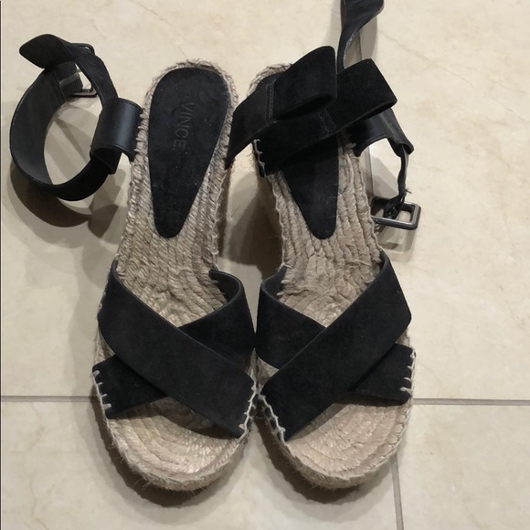 Vince Wedges. Perfect for summer days - Picture 3 of 4